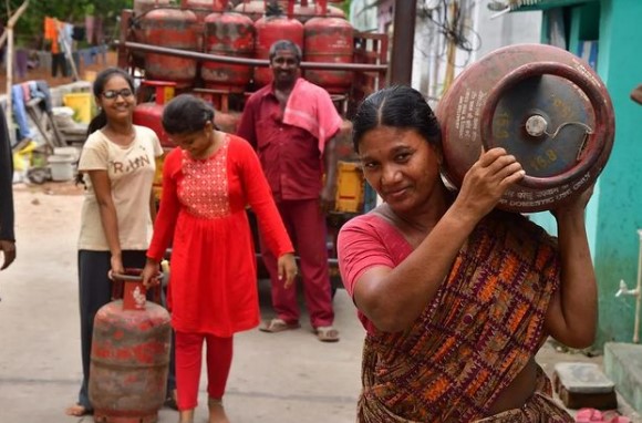 Ahead of elections, Center cuts LPG prices by Rs 200 per cylinder